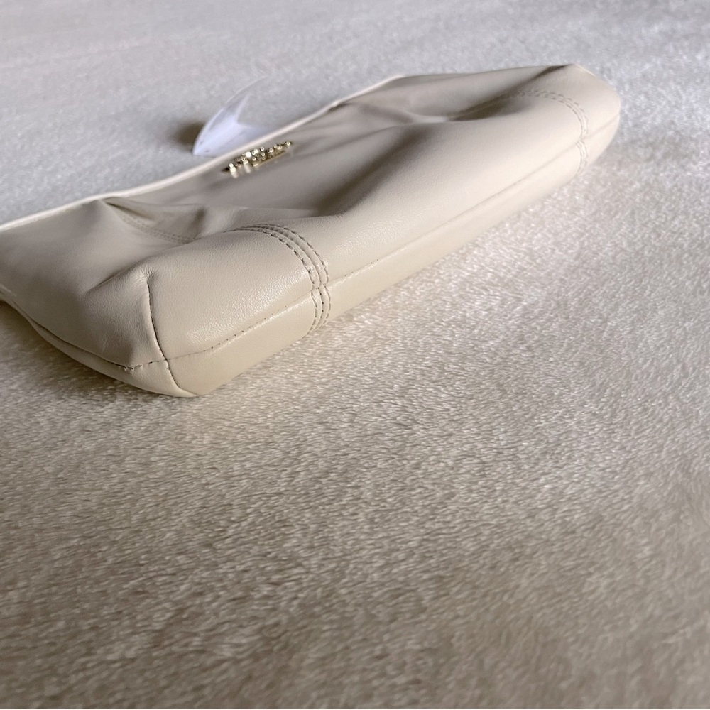 NWT Coach Ivory Leather Wristlet | Cream Minimal Clutch | $148 Retail - Picture 4 of 9